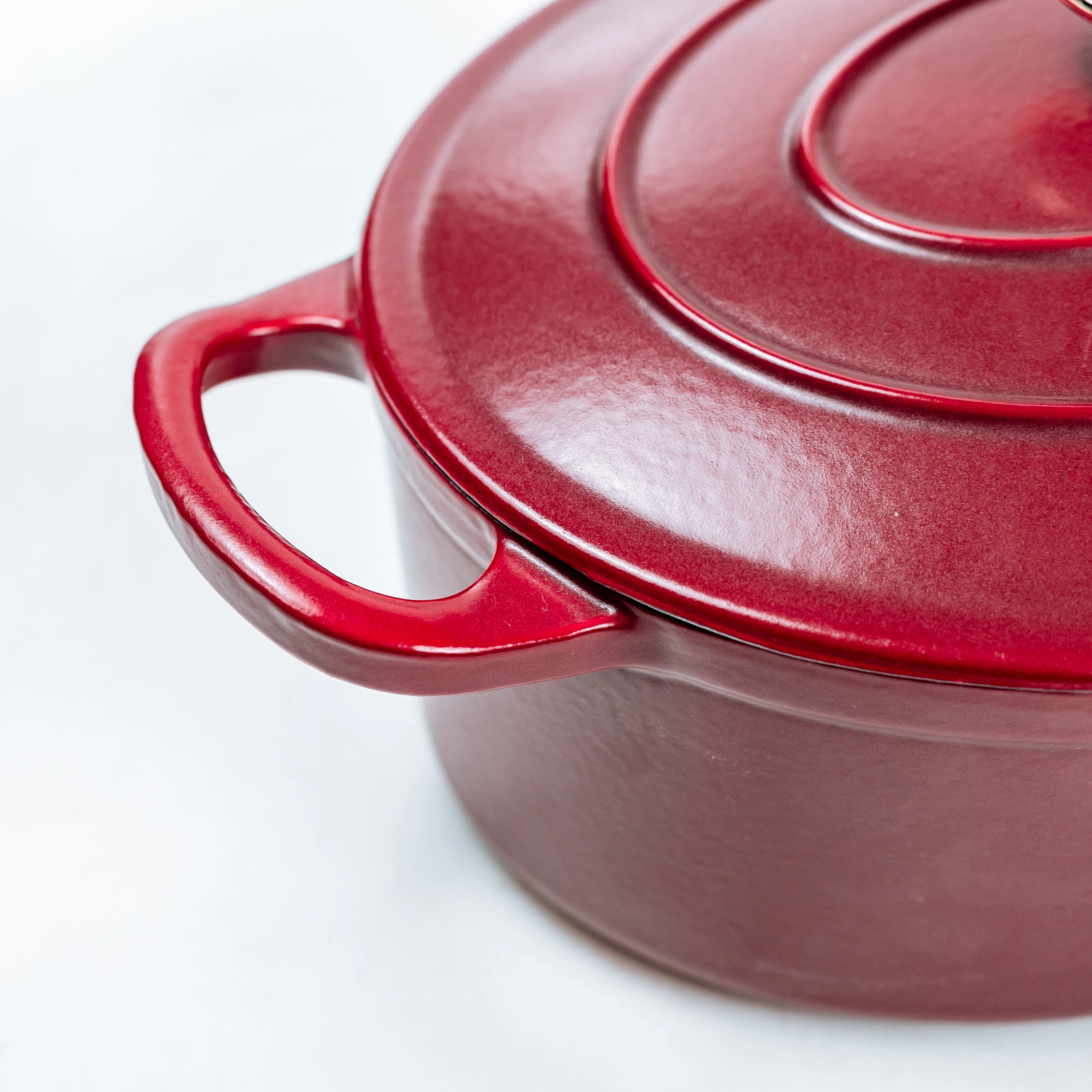 Cocotte ovale en fonte émaillée rouge 4.8Qt pour la cuisson